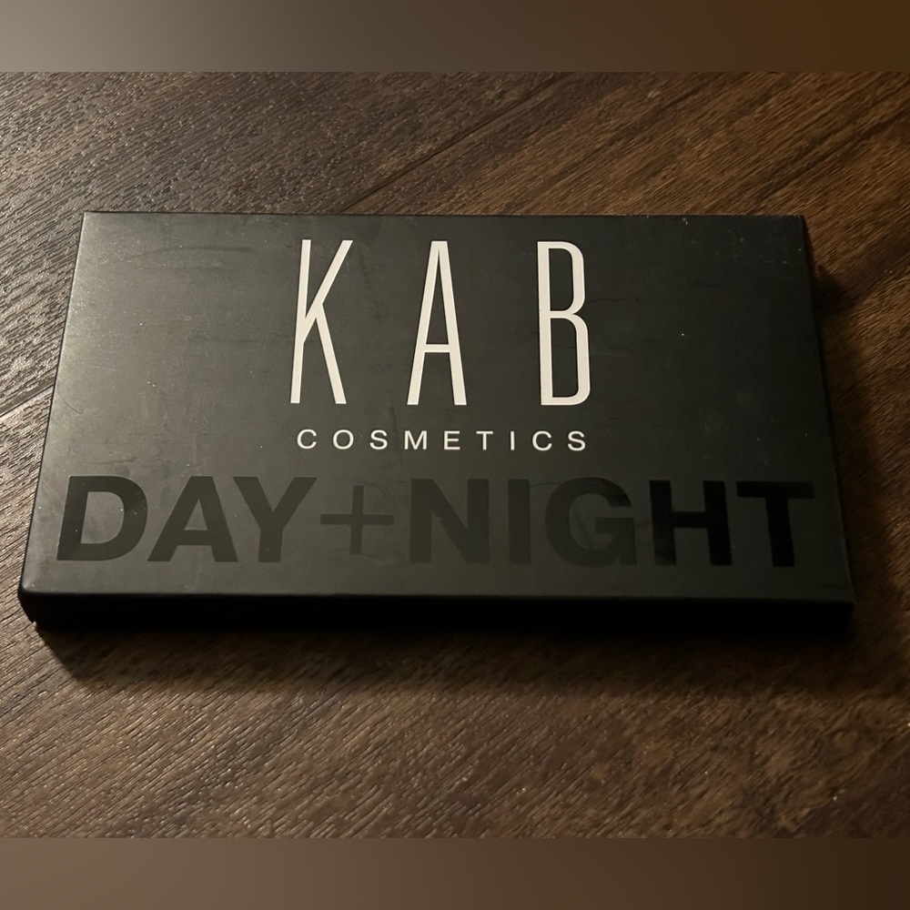 SOLD Day & Night eyeshadow palette